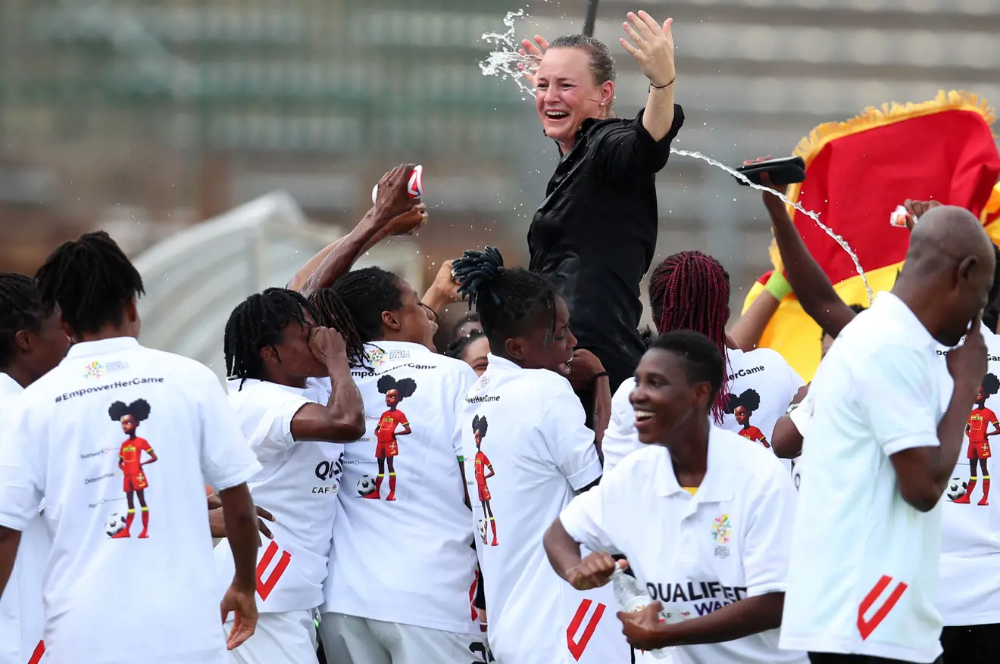 Häuptle feiert mit den «Black Queens», dem Nationalteam von Ghana 