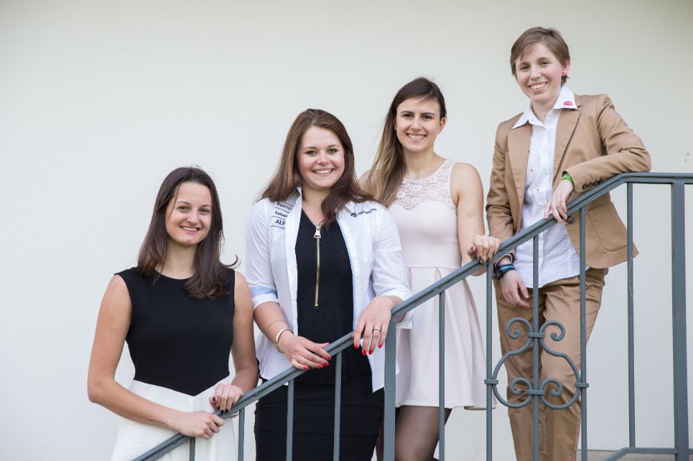 Jorinde Müller (Skicross), Corinne Suter (Ski Alpin), Pauline Brunner und Sarah Hornung (Schiessen).