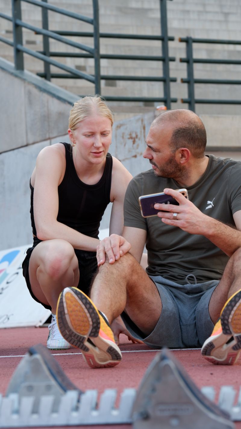 Des discussions ouvertes avec le coach Adrian Rothenbühler. (màd)